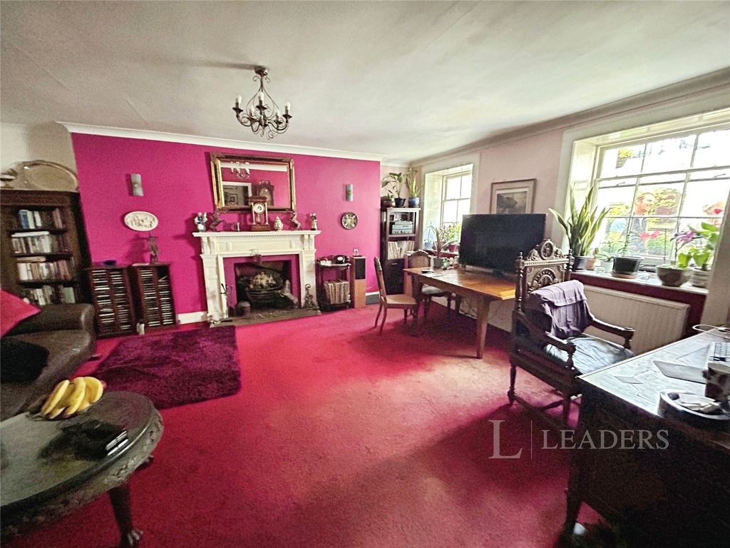 Property photo 2 of 16 Picture No. 04