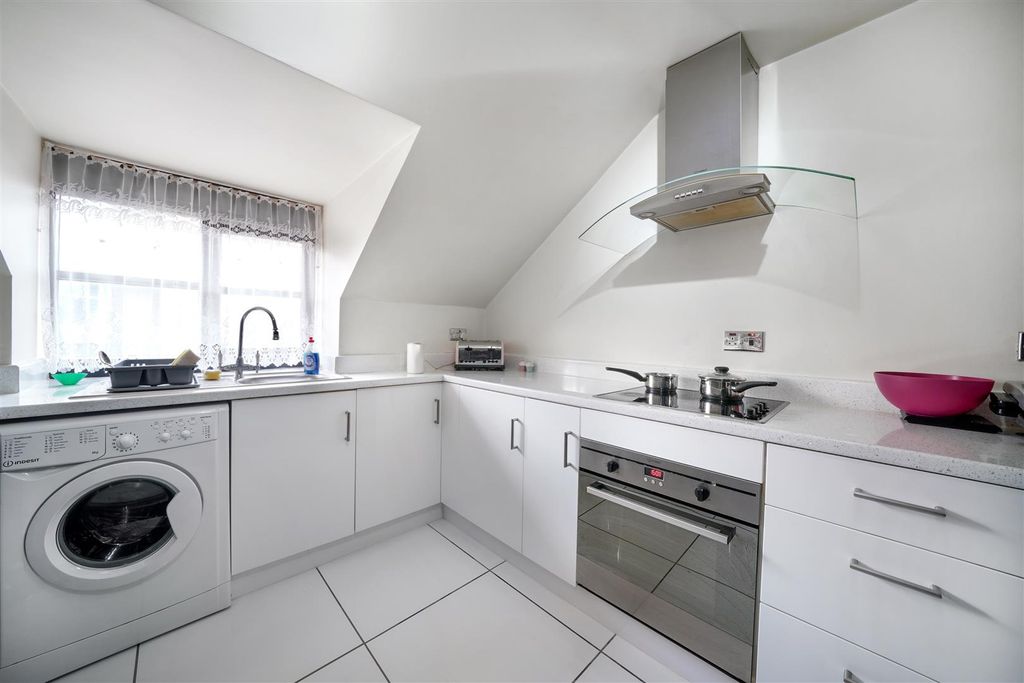 Property photo 1 of 7 Kitchen