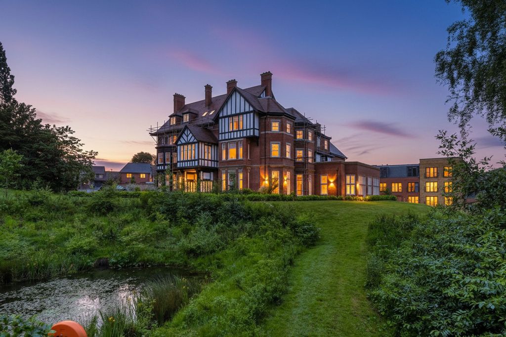 Property photo 1 of 11