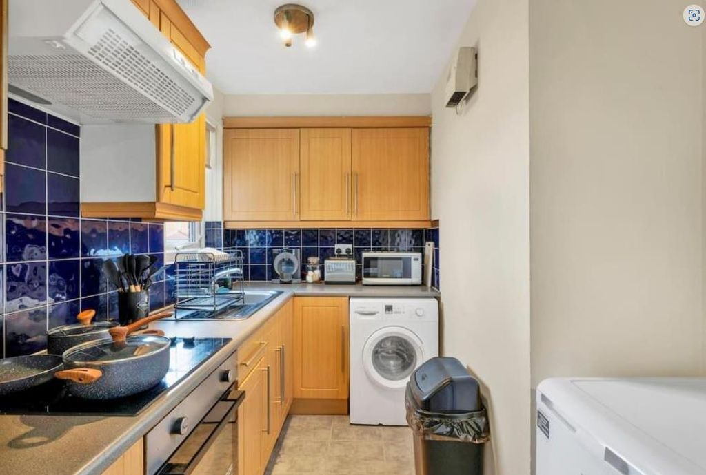 Property photo 2 of 5