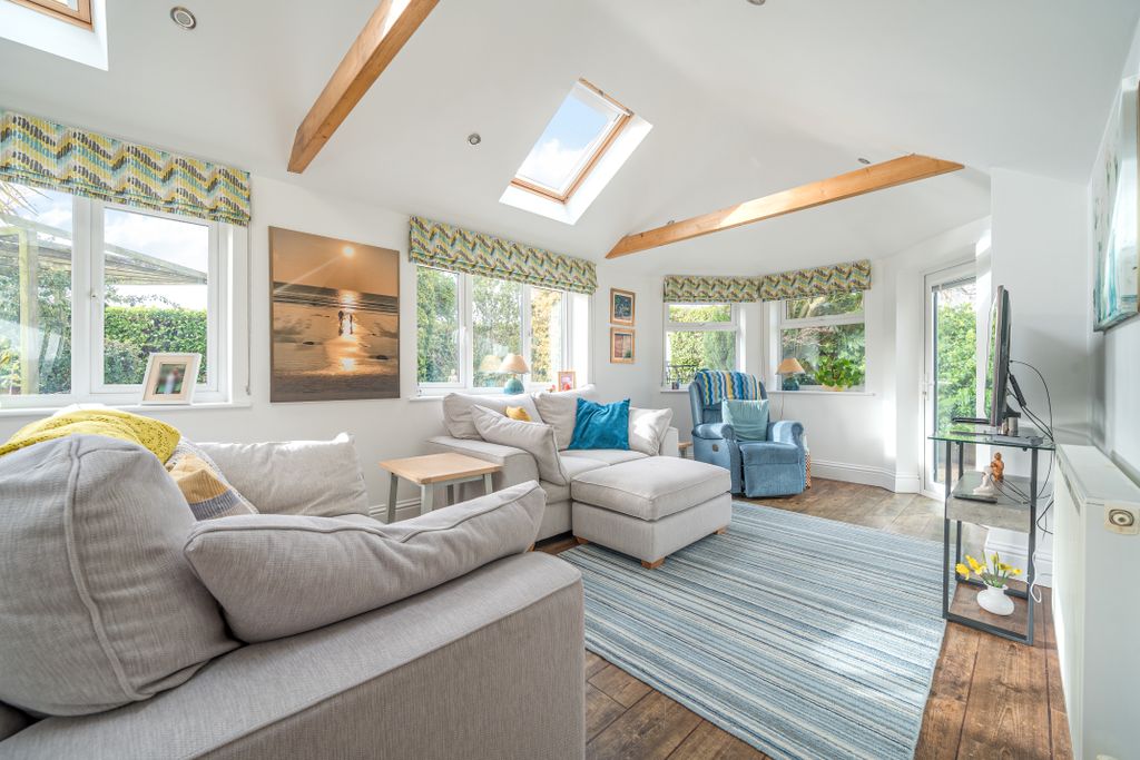 Property photo 3 of 24 Garden Room