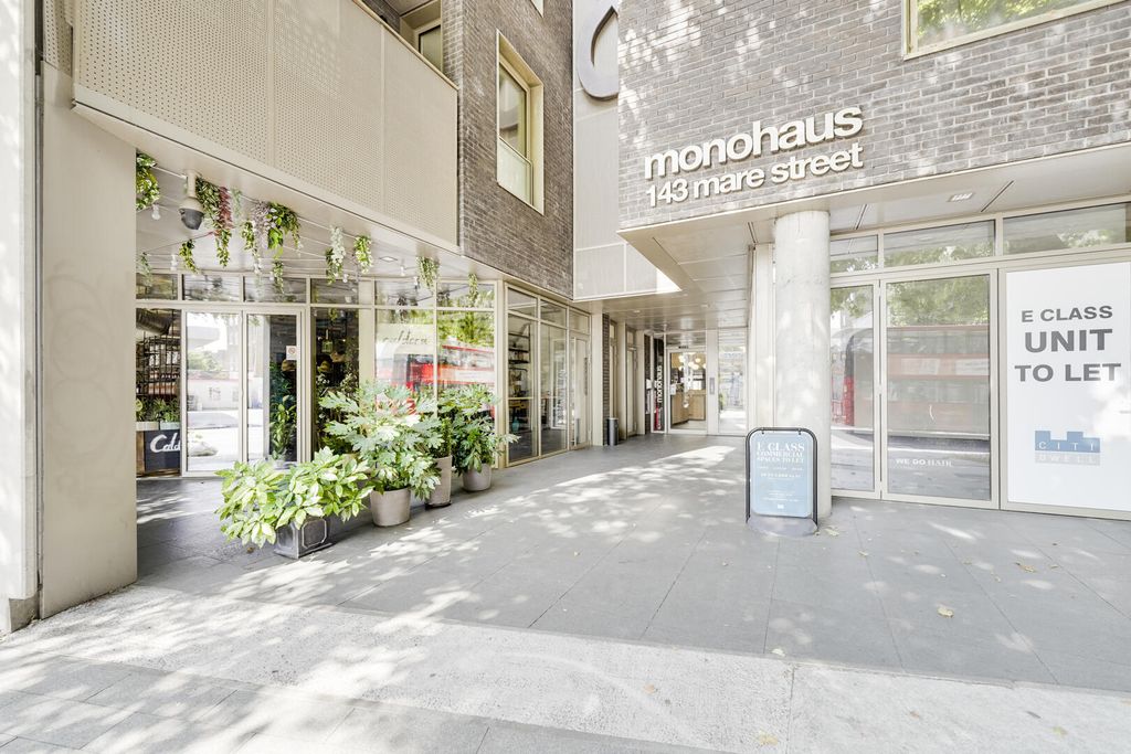 Property photo 1 of 9 Front (Exterior)