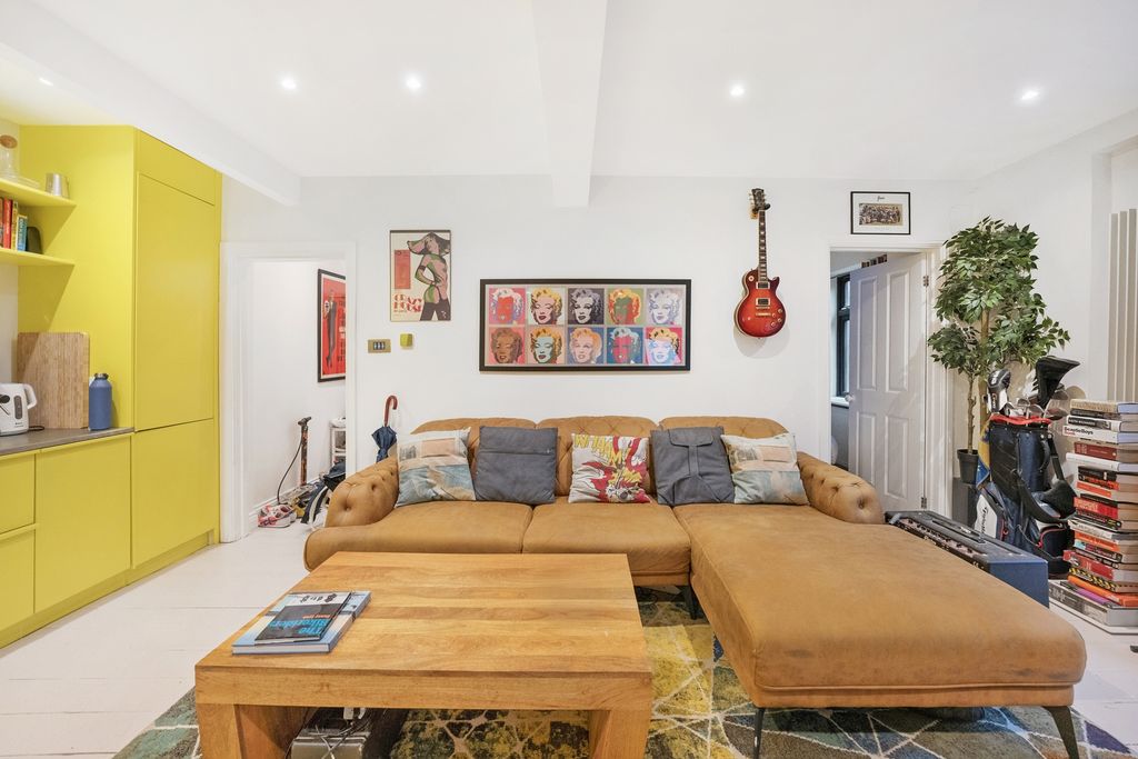 Property photo 2 of 13 Reception