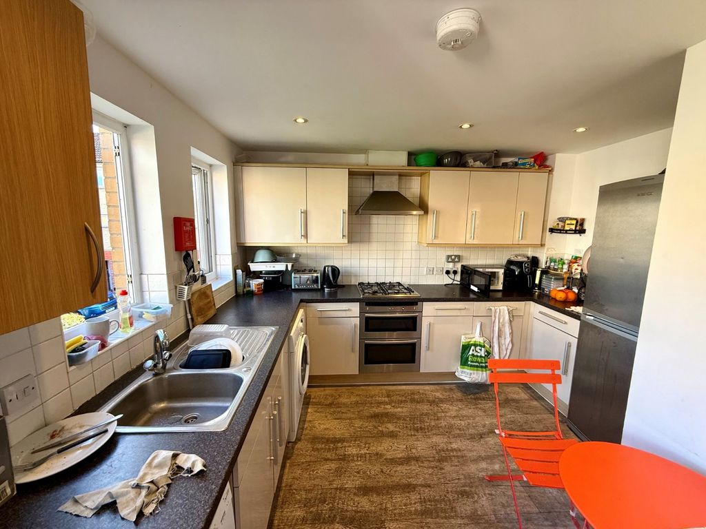 Property photo 2 of 8 Picture No. 06