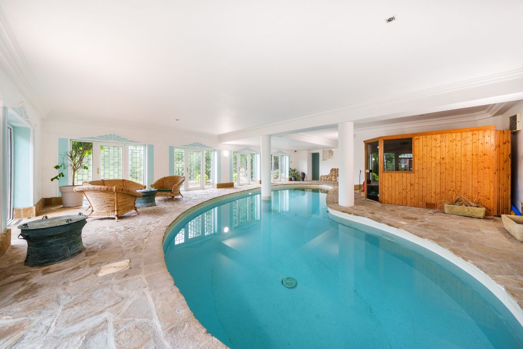 Property photo 2 of 12 Communal Indoor Pool