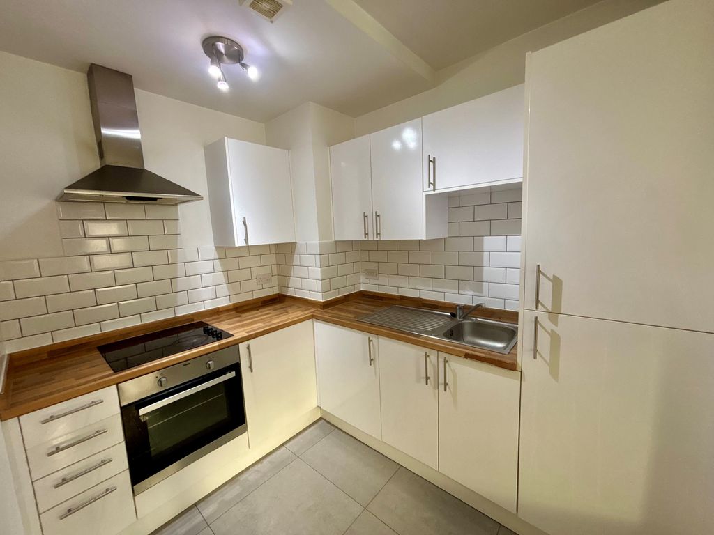 Property photo 2 of 5 Kitchen