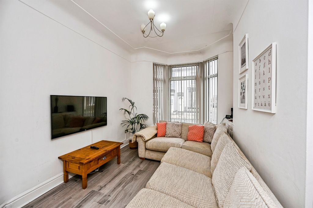Property photo 2 of 14
