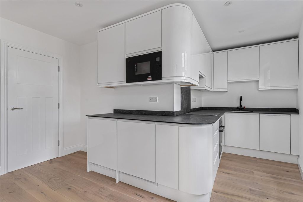 Property photo 2 of 9 5_67035.Jpg