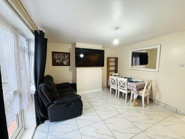 Property photo 2 of 8 Picture No. 01