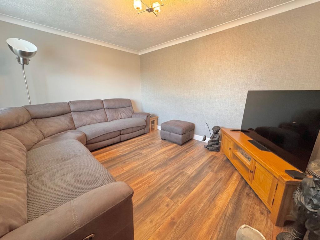 Property photo 3 of 22 9E8A4B04-0d82-45Ec-8479-Aa2c2E48Beed