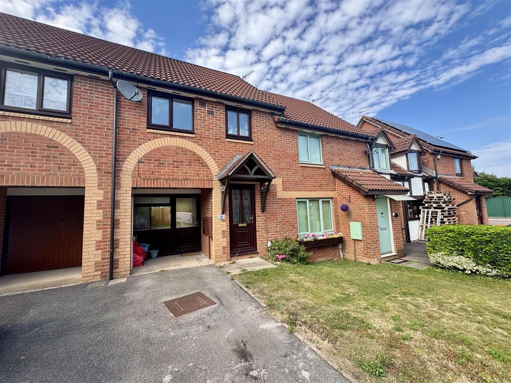 Property photo 1 of 18 6 Valentine Lane