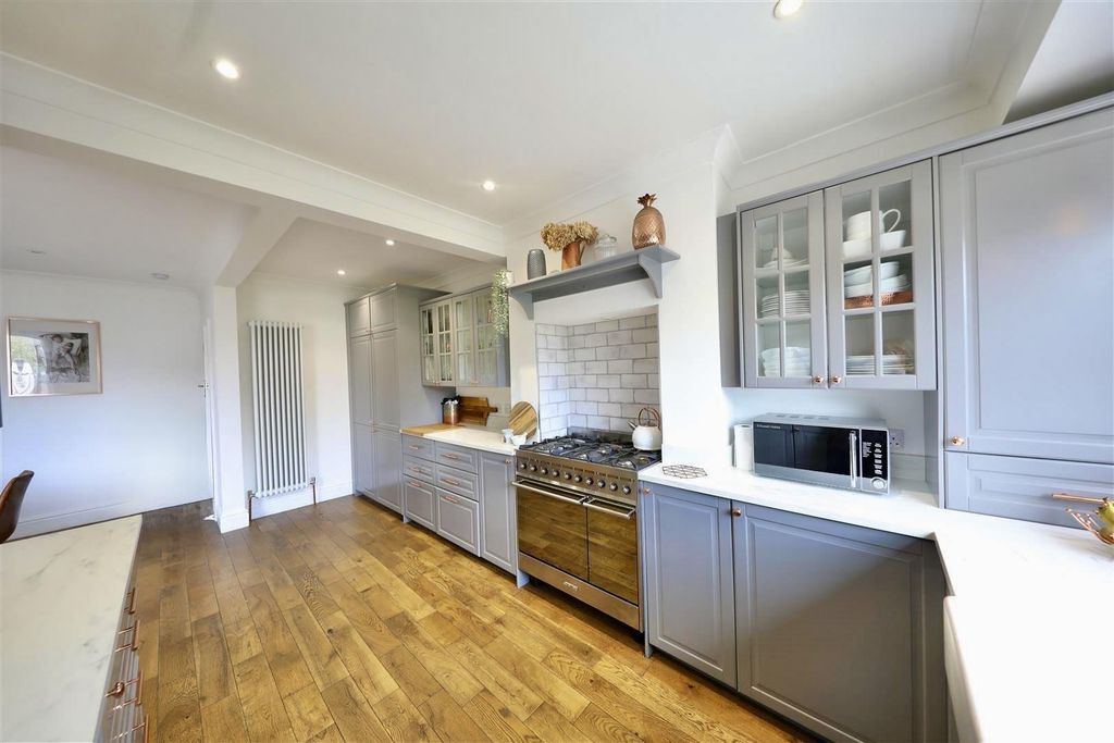 Property photo 2 of 23 Kitchen