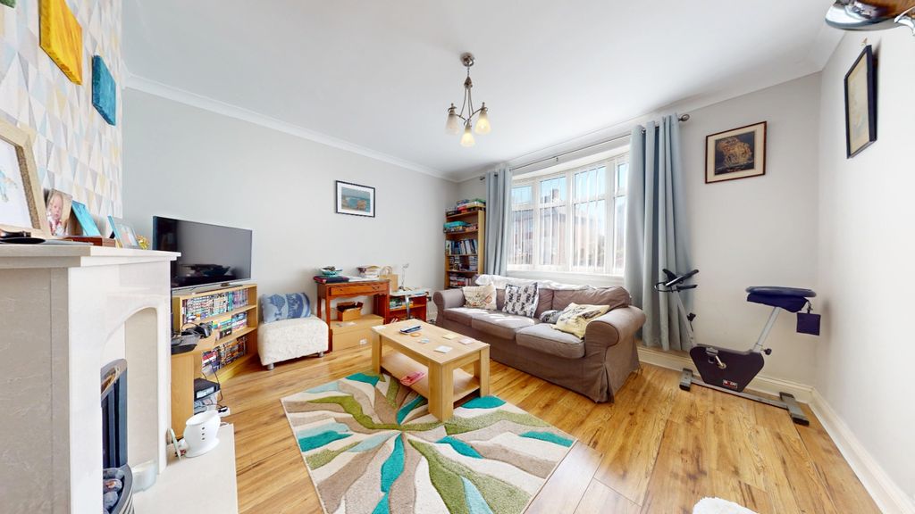 Property photo 2 of 19 5068493