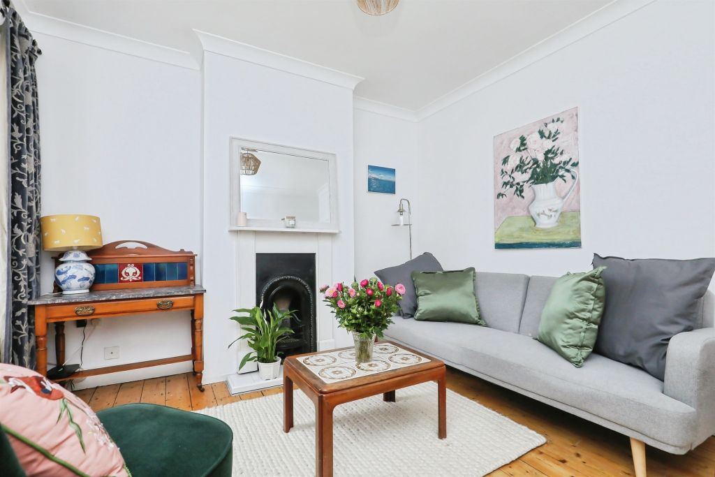 Property photo 3 of 17