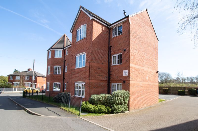 Property photo 2 of 9 Reed Close