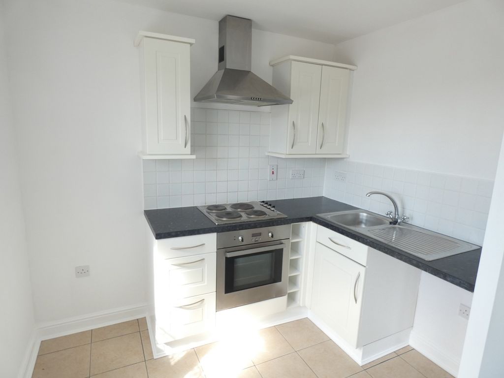 Property photo 3 of 7 Kitchen