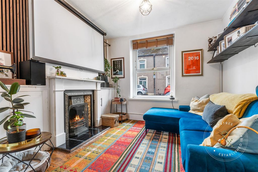 Property photo 2 of 33 Chancery-Lane-19.Jpg