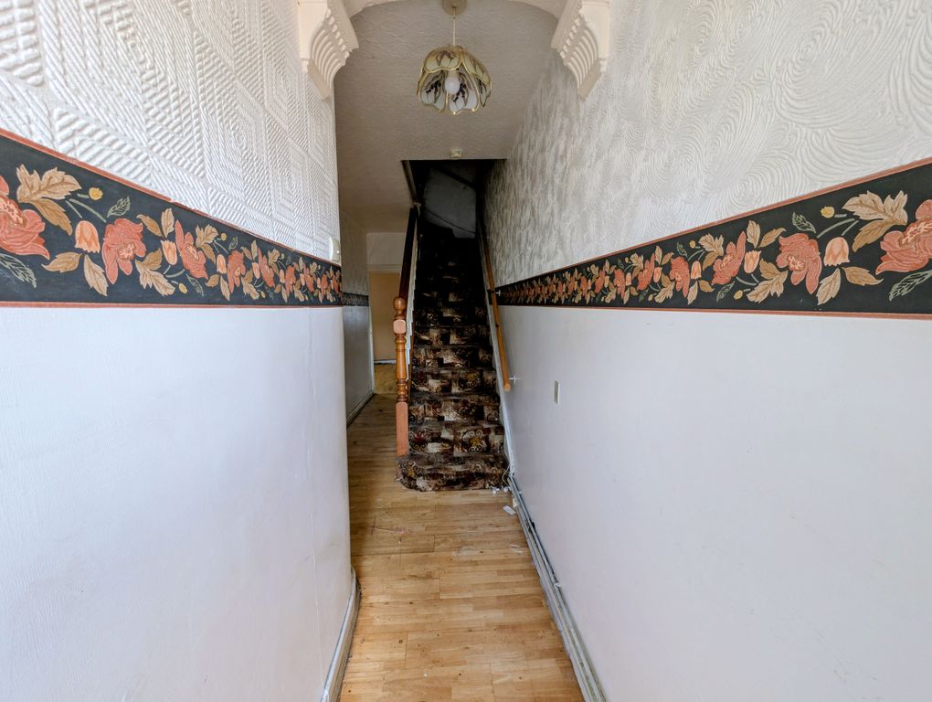 Property photo 2 of 22 Hallway