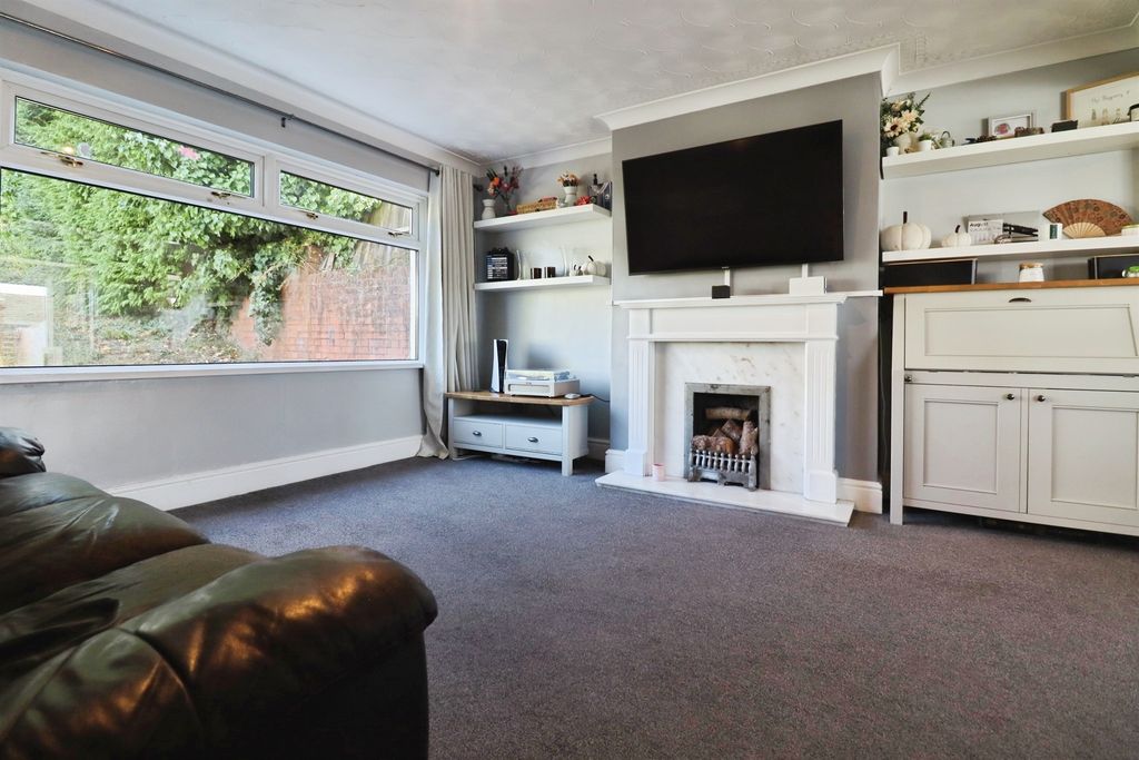 Property photo 3 of 21