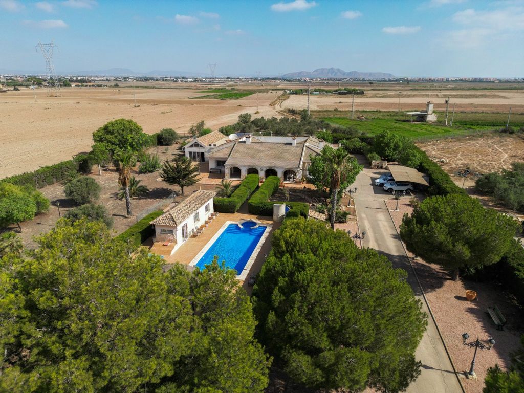 Property photo 1 of 50