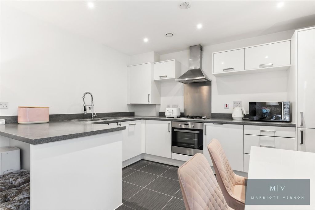 Property photo 3 of 18 Flat 5, 1, Nihill Place MV-13.Jpg