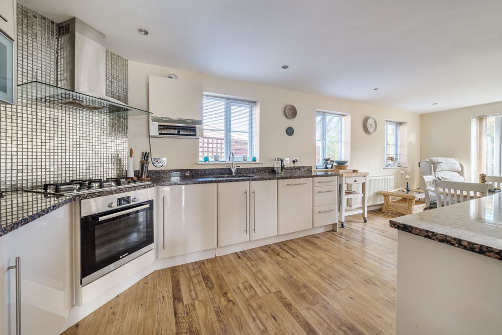 Property photo 3 of 17 9629665