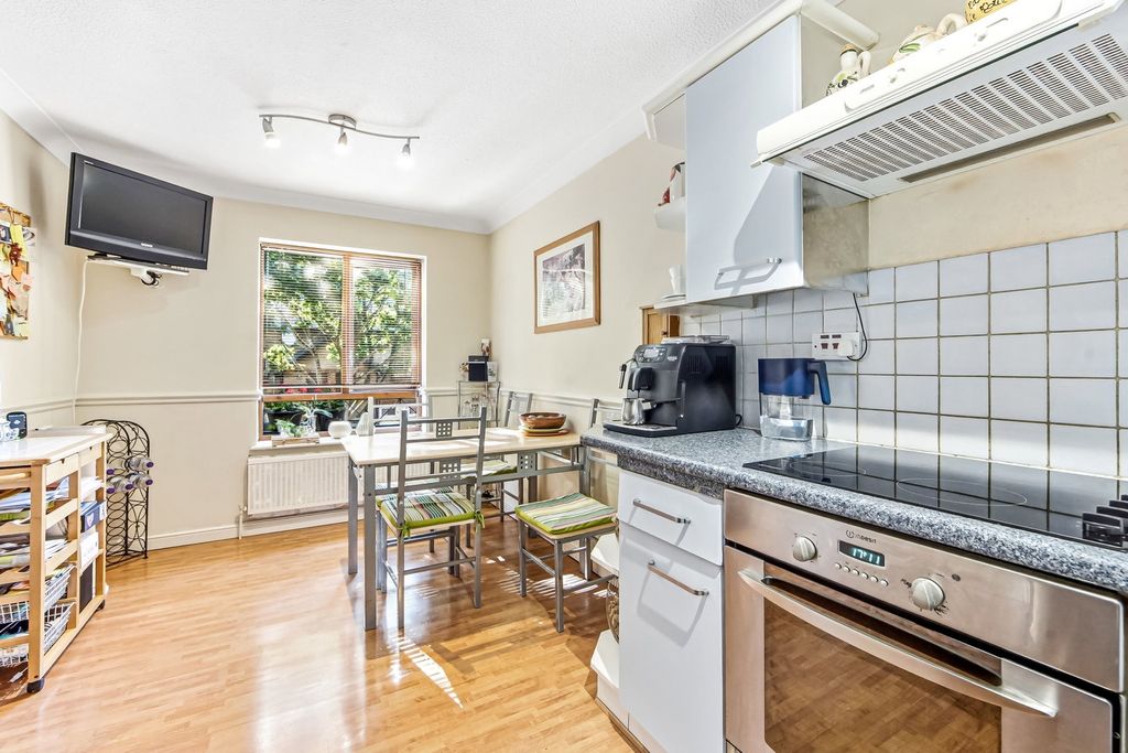 Property photo 3 of 15