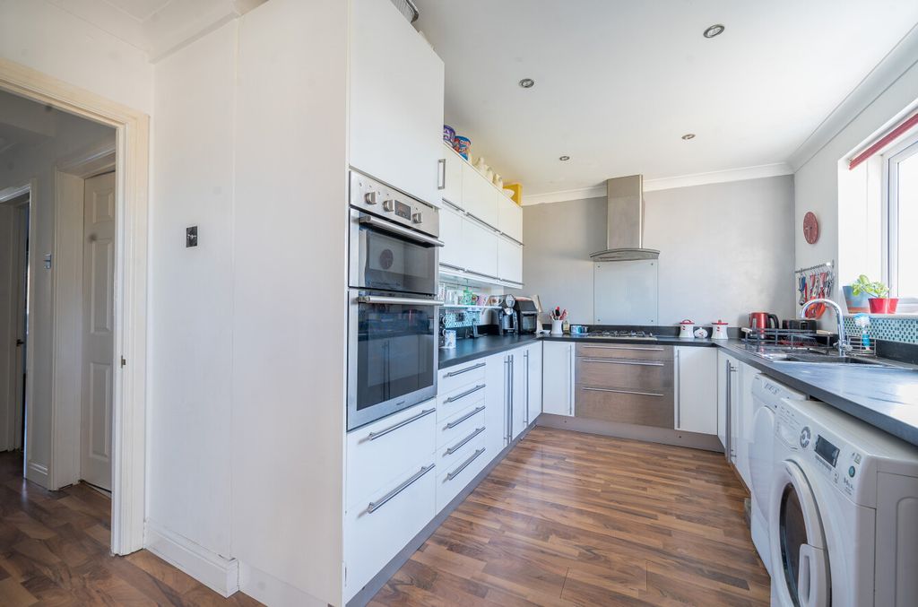 Property photo 3 of 14 1435925-10-69d4c8...