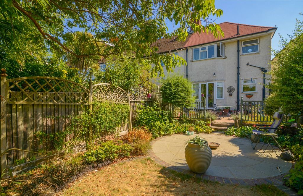 Property photo 2 of 12 Picture No. 21