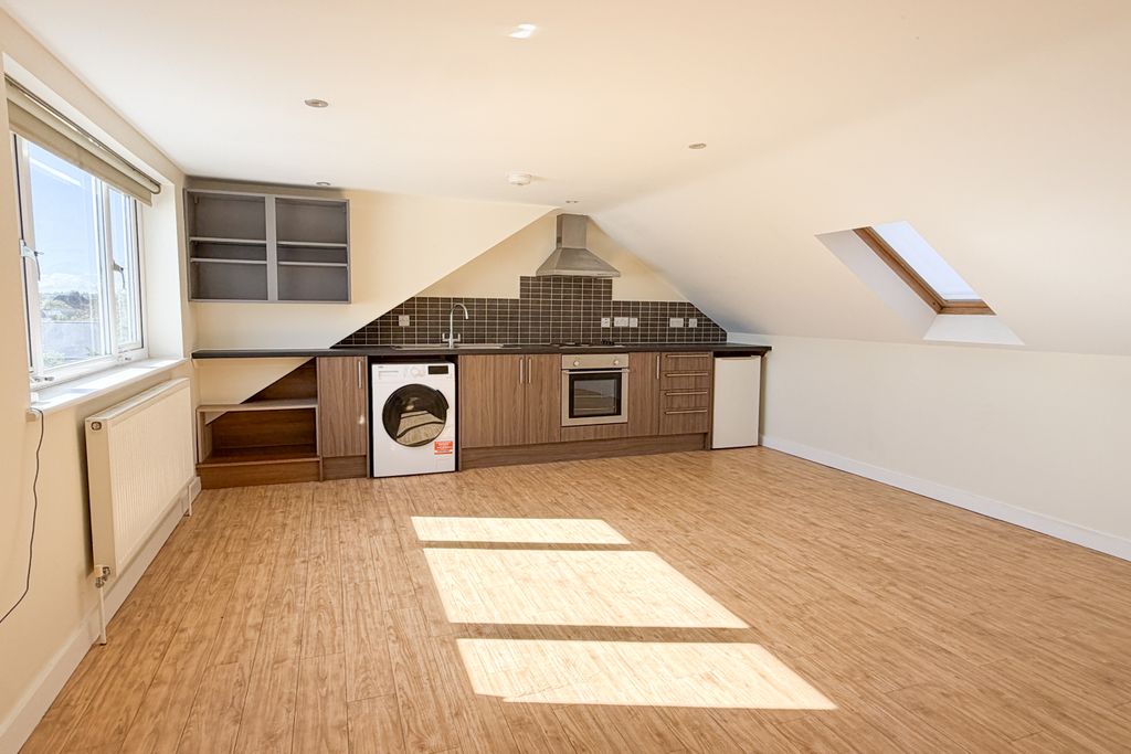 Property photo 2 of 11 2