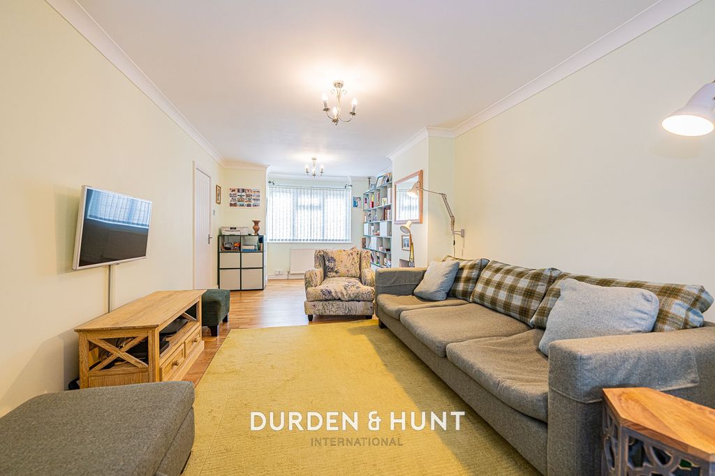 Property photo 2 of 32