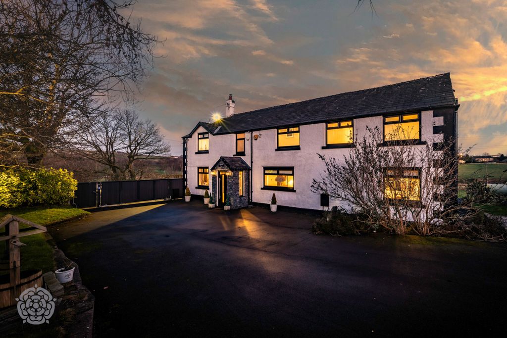 Property photo 1 of 47 Picture No. 88