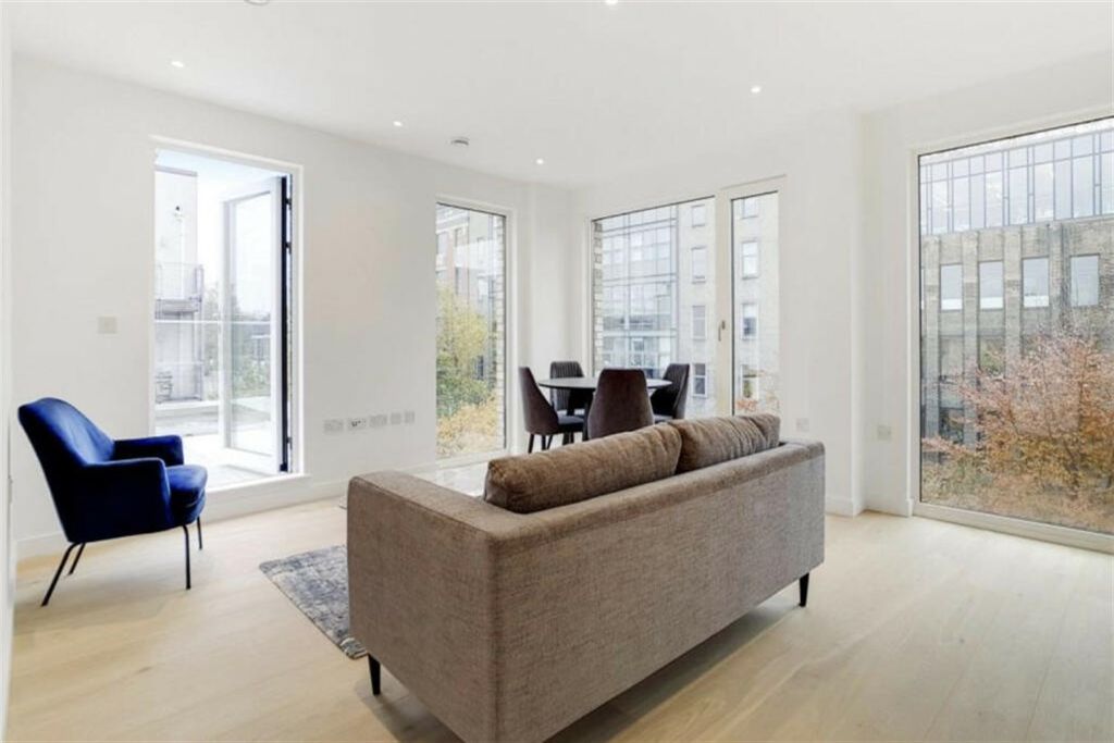 Property photo 1 of 7 (Main)