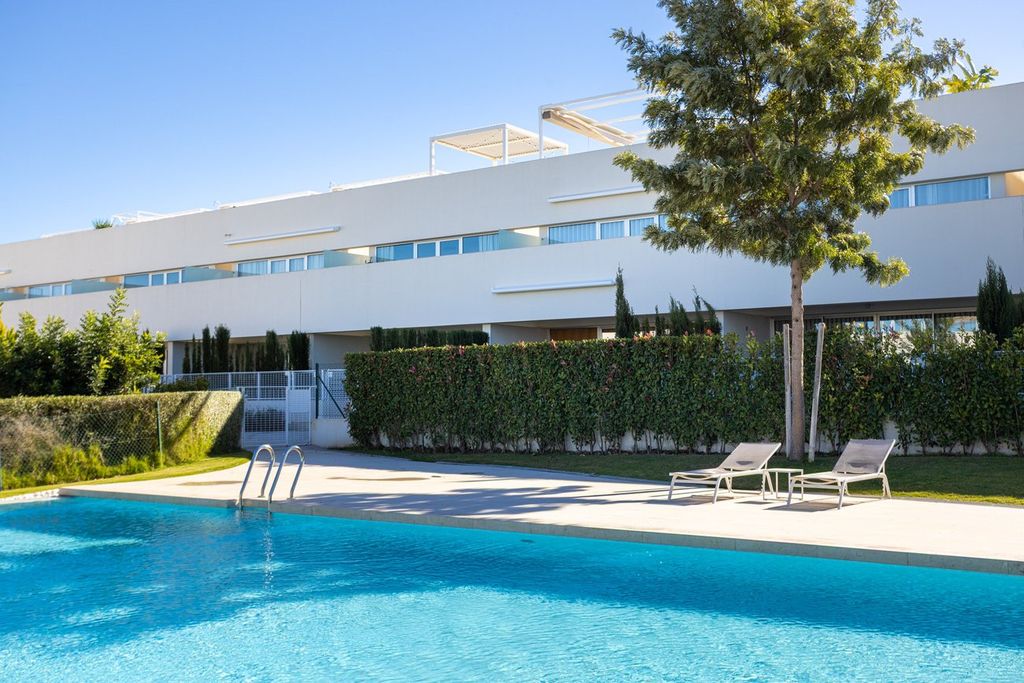 Property photo 2 of 34