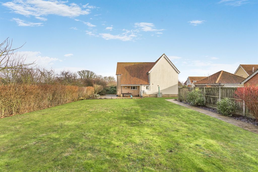 Property photo 3 of 17