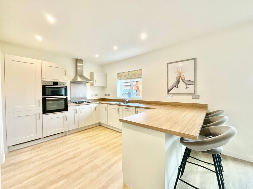 Property photo 2 of 25