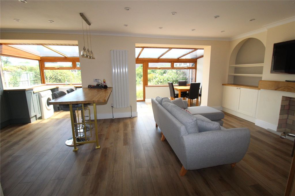 Property photo 2 of 13 Picture No. 04