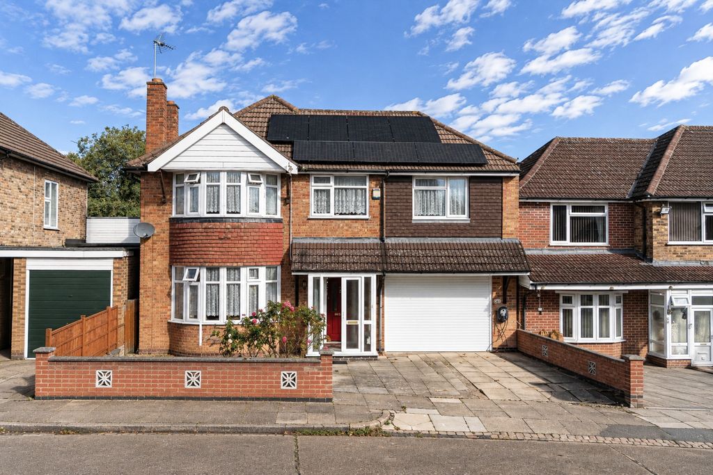 Property photo 2 of 31 1
