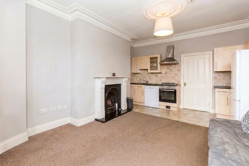 Property photo 2 of 6 Picture No. 16