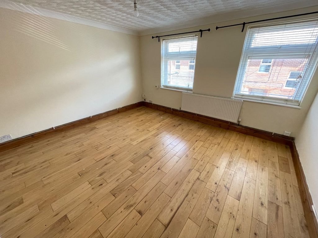 Property photo 2 of 6 1515852