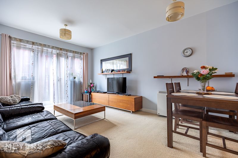 Property photo 1 of 11 Photo 7