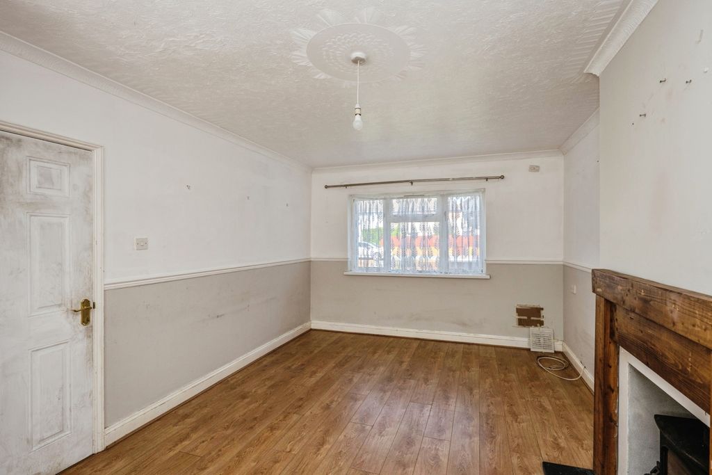 Property photo 3 of 20 Pbox-Img.Jpg