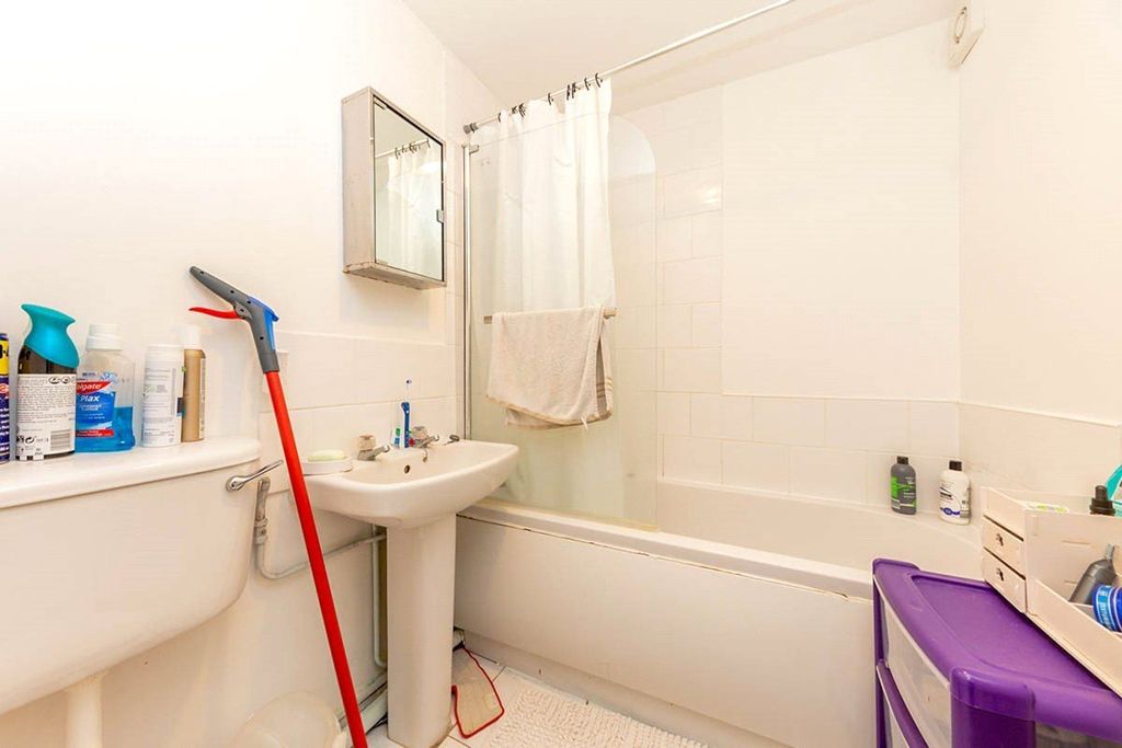 Property photo 3 of 8 Picture No. 02