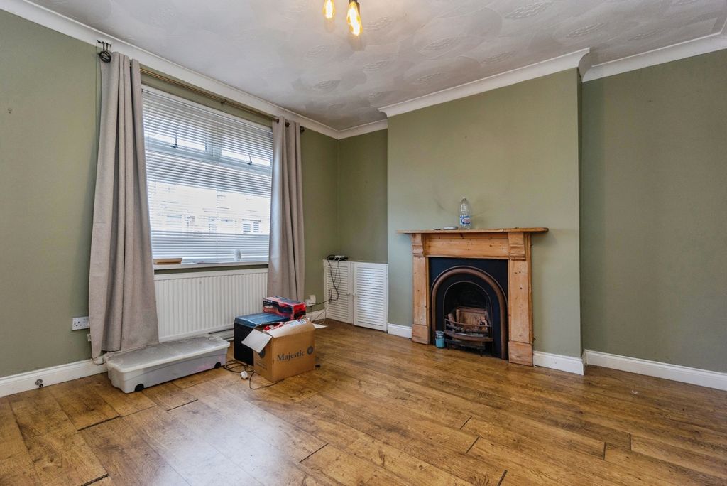Property photo 2 of 20 Pbox-Img.Jpg