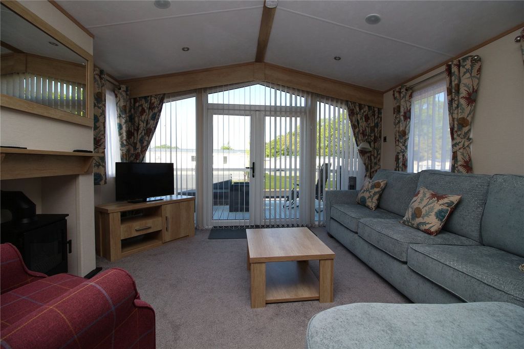 Property photo 2 of 12 Picture No. 02
