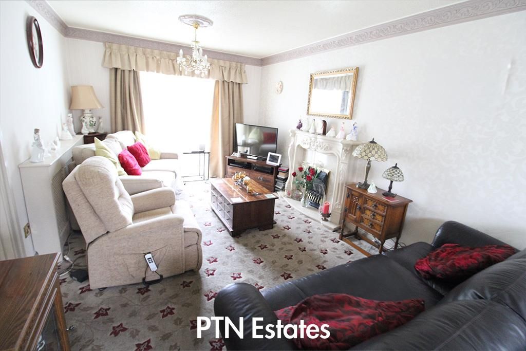 Property photo 2 of 10 Lounge