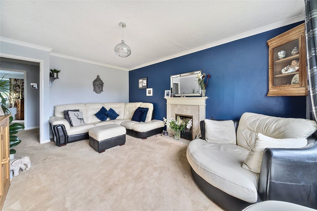 Property photo 3 of 16 3 - Picture No. 01