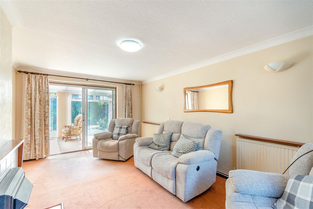 Property photo 2 of 16 8702424-Interior01.Jpg