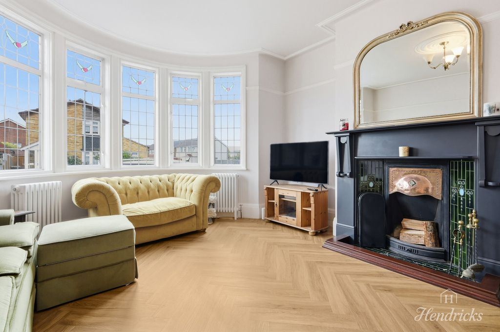 Property photo 3 of 30