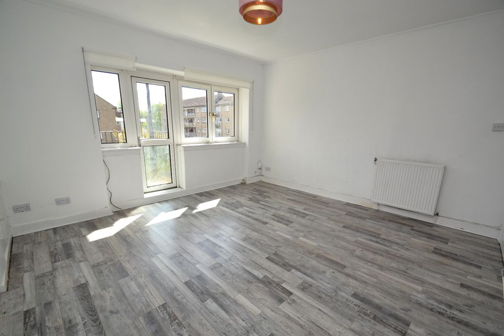 Property photo 3 of 19 4893026